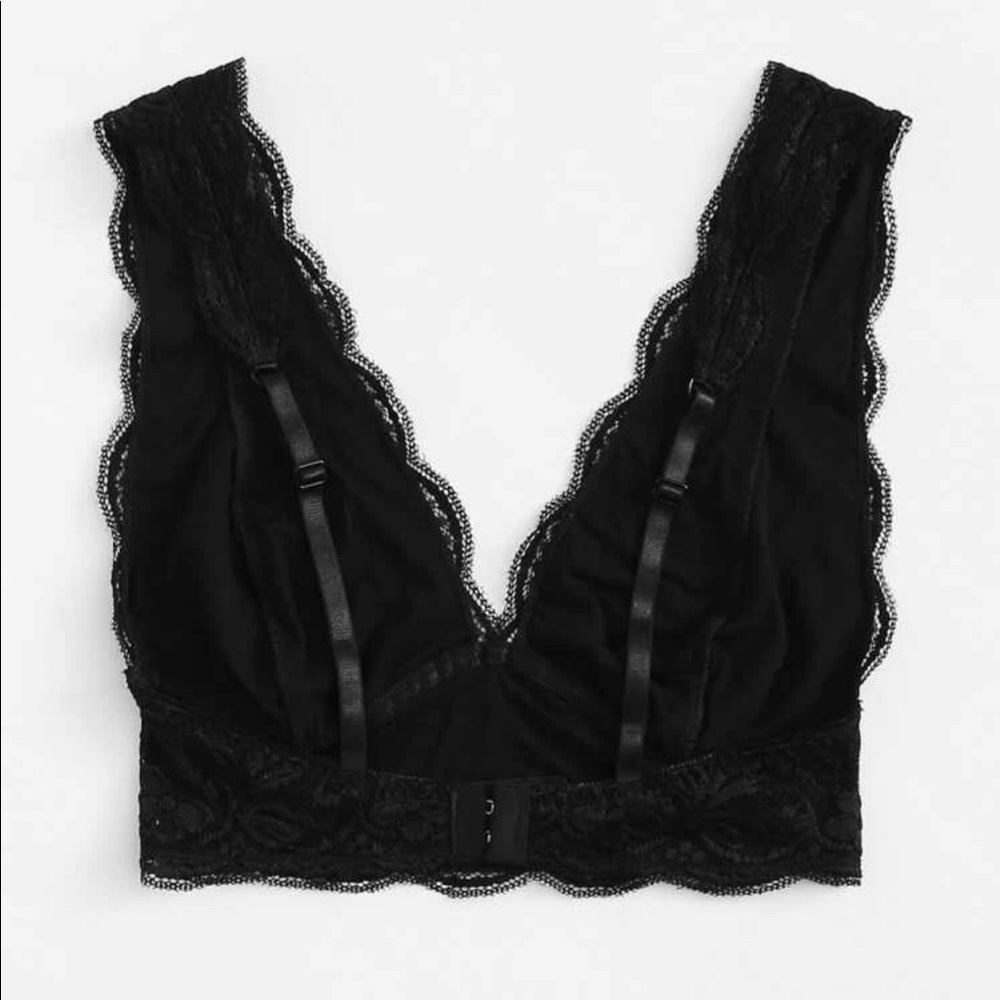 Soft black lace adjustable bralette - Picture 2 of 3